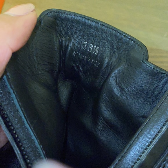 Tod’s Black heeled ankle boots - Picture 3 of 8